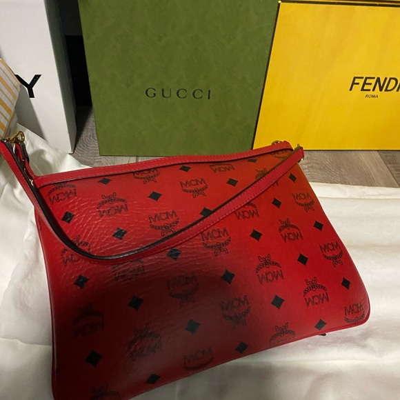 Designer Hand Bag - Picture 3 of 4